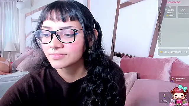 lucyycy online show from 30, 10, 2025