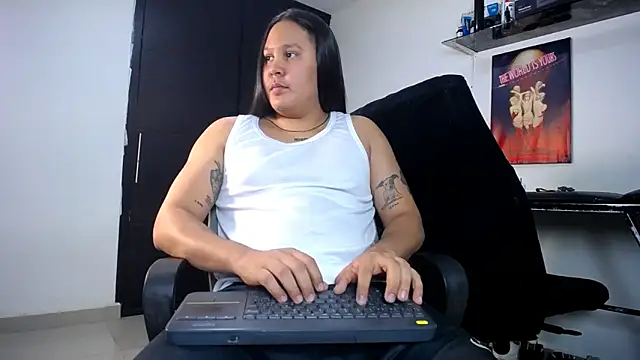 junaiker roa online show from 6, 11, 2025