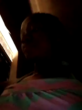 Snapshot of shape30 chatting on 28, 11, 2025 shape30 online show from 28, 11, 2025