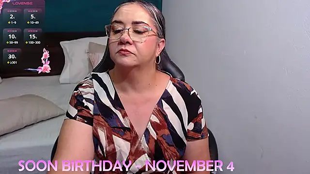 Snapshot of scaelettdubois chatting on 5, 11, 2025 scaelettdubois online show from 5, 11, 2025