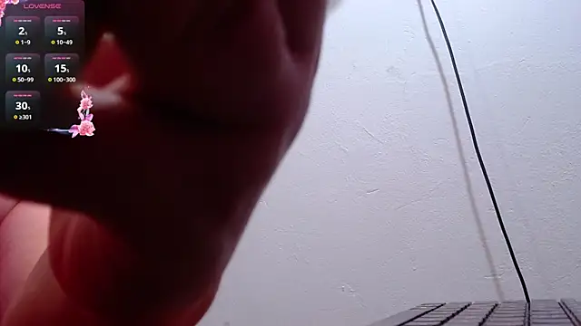 Snapshot of scaelettdubois chatting on 6, 11, 2025 scaelettdubois online show from 6, 11, 2025