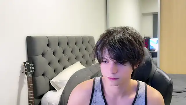 Snapshot of SasukeUhchiaa chatting on 17, 12, 2024 SasukeUhchiaa online show from 17, 12, 2024