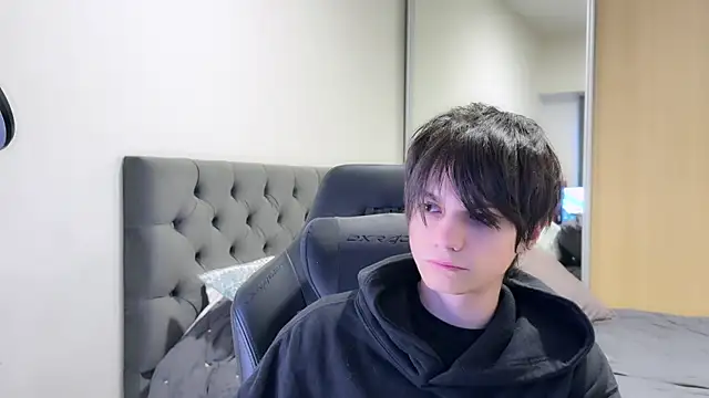 Snapshot of SasukeUhchiaa chatting on 7, 1, 2025 SasukeUhchiaa online show from 7, 1, 2025