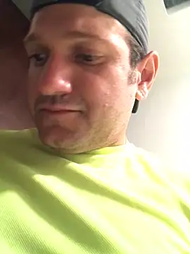 Snapshot of JonJ0 chatting on 4, 10, 2025 JonJ0 online show from 4, 10, 2025