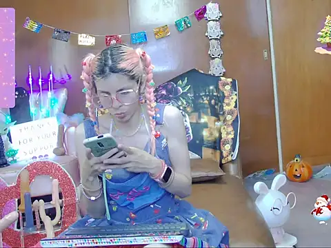 Snapshot of Skinygirl chatting on 28, 10, 2025 Skinygirl online show from 28, 10, 2025