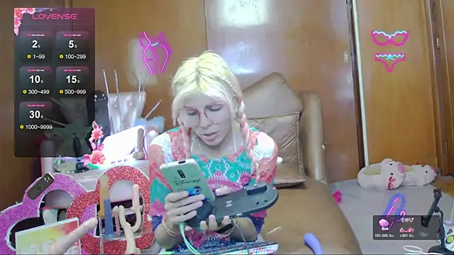 Snapshot of Skinygirl chatting on 20, 11, 2025 Skinygirl online show from 20, 11, 2025