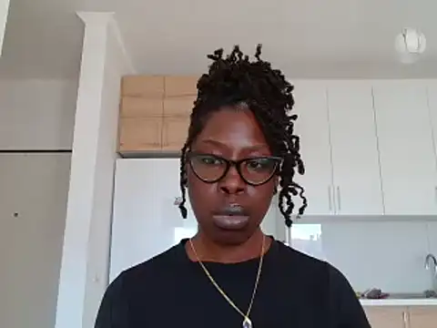 Snapshot of MadamIndigo chatting on 21, 2, 2026 MadamIndigo online show from 21, 2, 2026