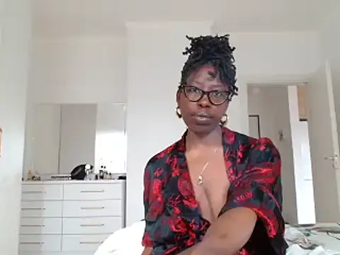 Snapshot of MadamIndigo chatting on 3, 3, 2026 MadamIndigo online show from 3, 3, 2026