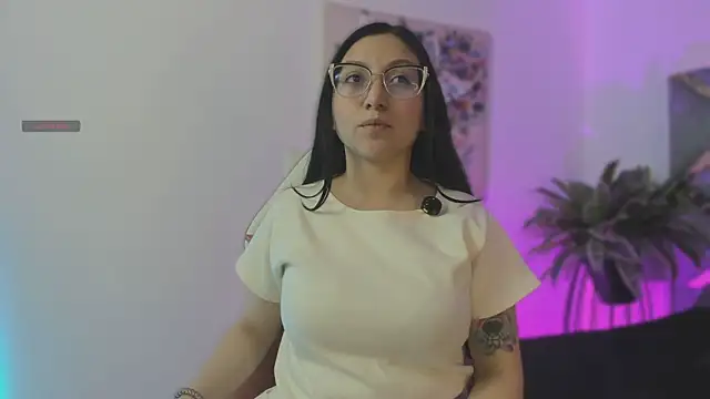 lucy neil online show from 21, 11, 2025