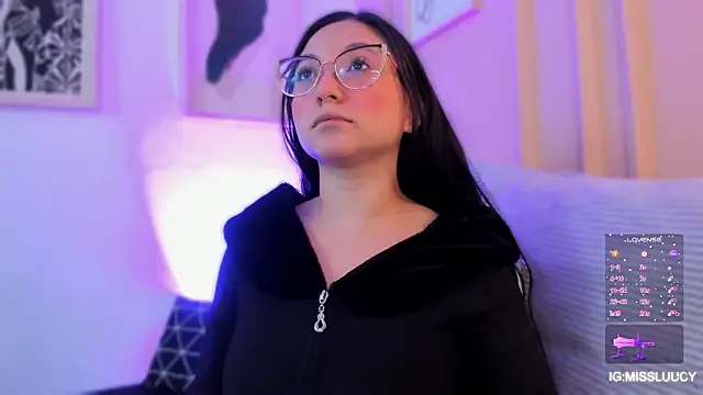 Snapshot of lucy_neil chatting on 4, 3, 2026 lucy neil online show from 4, 3, 2026