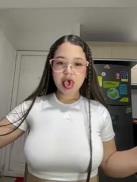 Lucyklein2022 online show from 11, 1, 2025