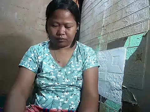 Snapshot of sweethotmom chatting on 18, 9, 2025 sweethotmom online show from 18, 9, 2025