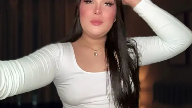 Snapshot of MissCataleyaxxx chatting on 4, 11, 2025 MissCataleyaxxx online show from 4, 11, 2025