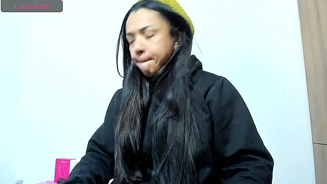 Bessie32 online show from 18, 12, 2025