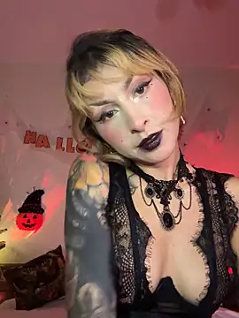 Snapshot of Cinamoonn chatting on 15, 10, 2025 Cinamoonn online show from 15, 10, 2025