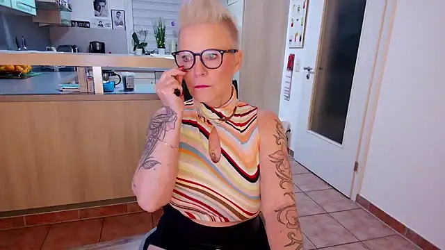 German Milf online show from 3, 12, 2024