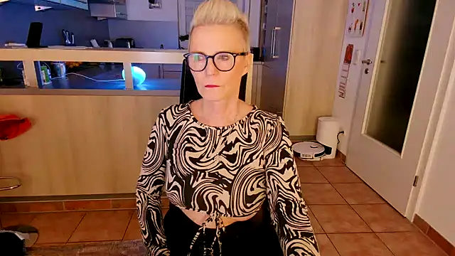 German Milf online show from 18, 12, 2024