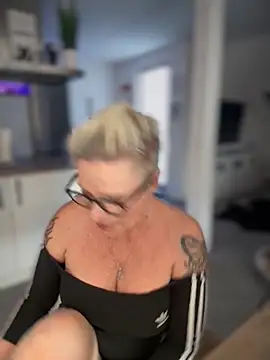 German Milf online show from 14, 10, 2025