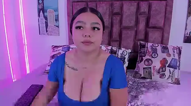 Snapshot of NaughtyAnaa chatting on 4, 1, 2025 NaughtyAnaa online show from 4, 1, 2025