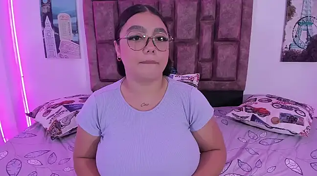 Snapshot of NaughtyAnaa chatting on 7, 1, 2025 NaughtyAnaa online show from 7, 1, 2025