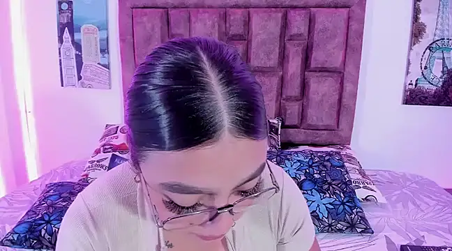 Snapshot of NaughtyAnaa chatting on 10, 1, 2025 NaughtyAnaa online show from 10, 1, 2025