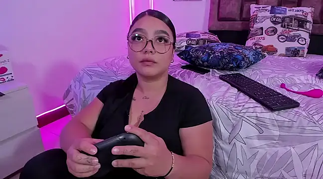 Snapshot of NaughtyAnaa chatting on 11, 1, 2025 NaughtyAnaa online show from 11, 1, 2025