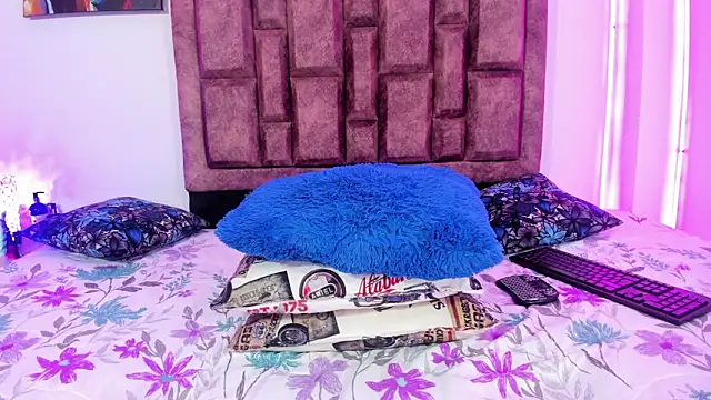 Snapshot of NaughtyAnaa chatting on 11, 10, 2025 NaughtyAnaa online show from 11, 10, 2025