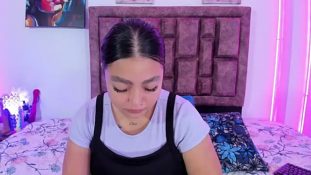 Snapshot of NaughtyAnaa chatting on 17, 10, 2025 NaughtyAnaa online show from 17, 10, 2025