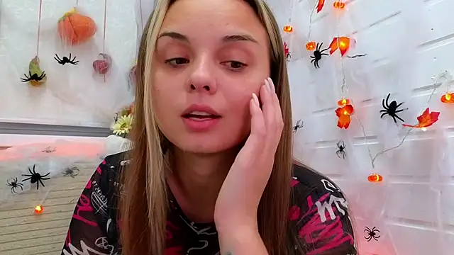 Misss Vikk online show from 1, 11, 2025