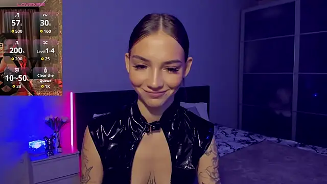 Snapshot of SophieCatty chatting on 17, 10, 2025 SophieCatty online show from 17, 10, 2025