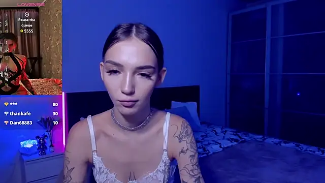 Snapshot of SophieCatty chatting on 19, 10, 2025 SophieCatty online show from 19, 10, 2025