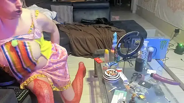 Snapshot of slankecrosdresser chatting on 6, 2, 2025 slankecrosdresser online show from 6, 2, 2025