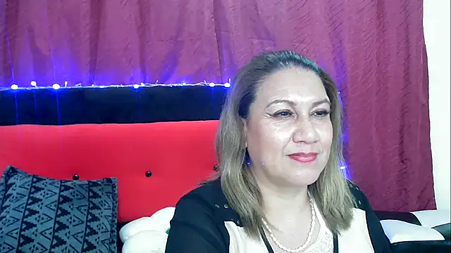 yayita mature online show from 6, 1, 2025