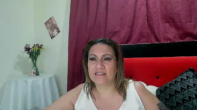 yayita mature online show from 10, 1, 2025