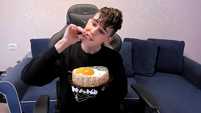 James Mills online show from 4, 11, 2025