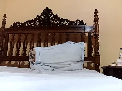 Snapshot of White_rabbit_ chatting on 8, 3, 2025 White rabbit online show from 8, 3, 2025