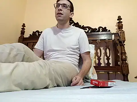 Snapshot of White_rabbit_ chatting on 2, 12, 2025 White rabbit online show from 2, 12, 2025