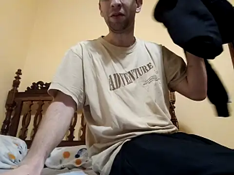 Snapshot of White_rabbit_ chatting on 17, 12, 2025 White rabbit online show from 17, 12, 2025