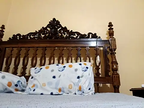 White rabbit  online show from 22, 12, 2025