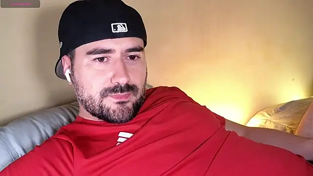 Snapshot of DominantTheo chatting on 23, 11, 2025 DominantTheo online show from 23, 11, 2025