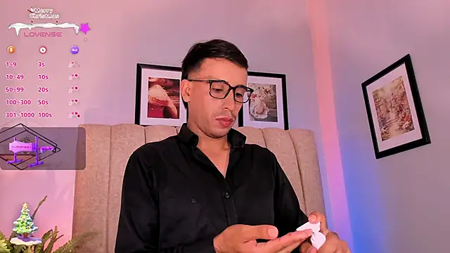 Snapshot of mr_aronnn chatting on 14, 12, 2025 mr aronnn online show from 14, 12, 2025