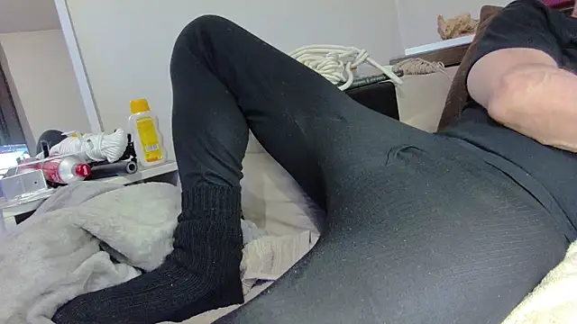 Snapshot of mike30nbg chatting on 11, 10, 2025 mike30nbg online show from 11, 10, 2025