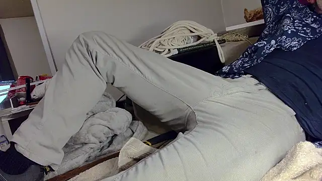 Snapshot of mike30nbg chatting on 13, 10, 2025 mike30nbg online show from 13, 10, 2025