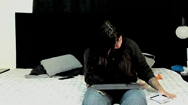 Snapshot of lissandthor13 chatting on 16, 12, 2025 lissandthor13 online show from 16, 12, 2025