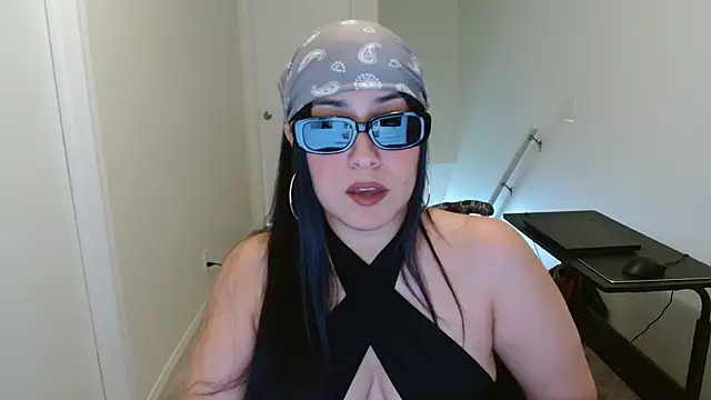 Sassy Latina online show from 4, 10, 2025