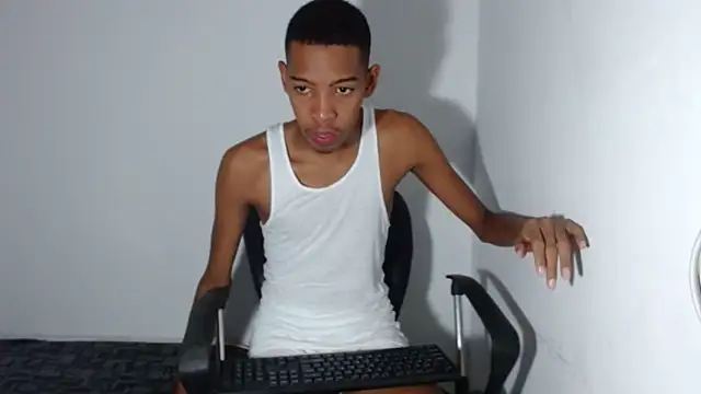 Snapshot of tonny_sexxxx chatting on 4, 3, 2025 tonny sexxxx online show from 4, 3, 2025