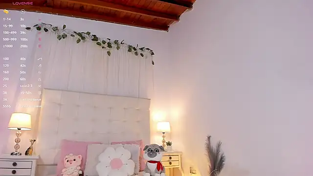 Snapshot of tatikiss_ chatting on 15, 10, 2025 tatikiss online show from 15, 10, 2025