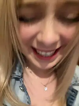 Snapshot of CherryAuroraa chatting on 10, 1, 2025 CherryAuroraa online show from 10, 1, 2025