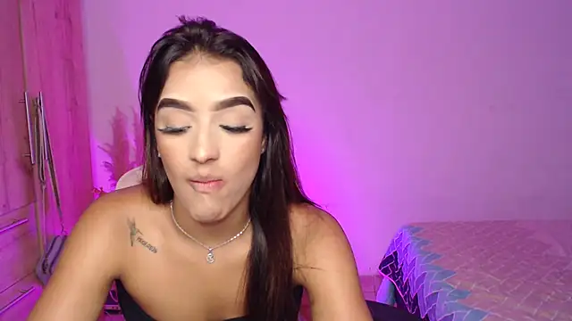 GiltRosebush online show from 7, 1, 2025