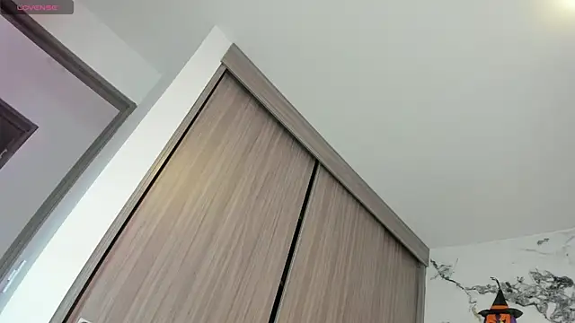 Snapshot of Annaross2 chatting on 1, 11, 2025 Annaross2 online show from 1, 11, 2025